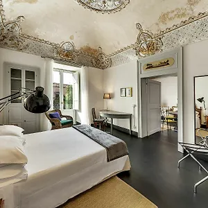 https://palazzo-melfi-suite-hotel.sicilyhotelsitaly.net