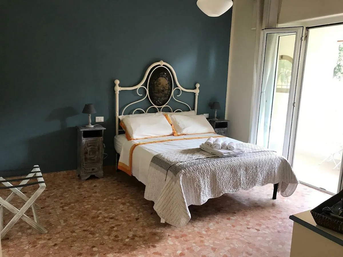 B&B La Casa Di Alice Camaiore 0*,  Italië